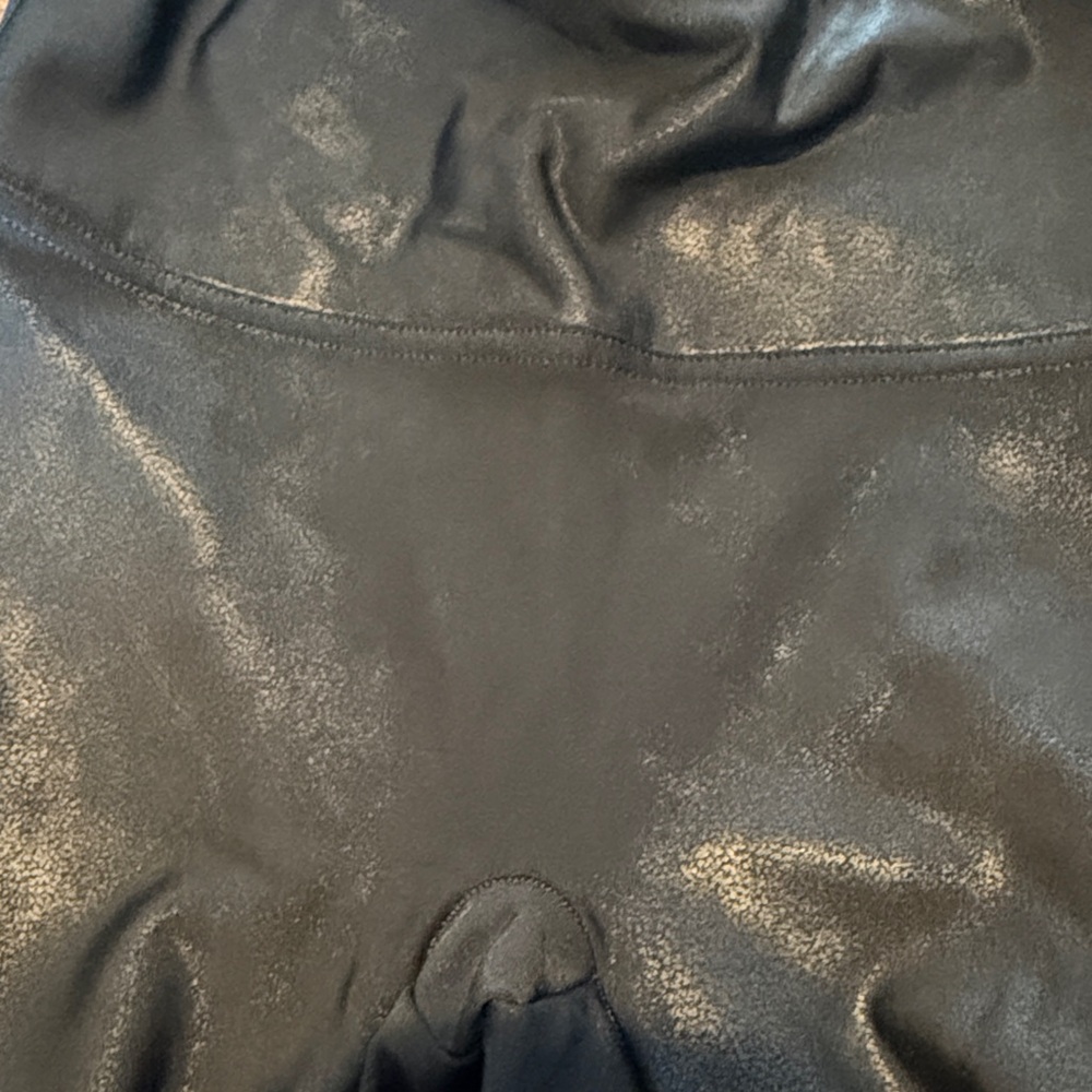 Spanx shiny faux leather like leggings small - Picture 5 of 5